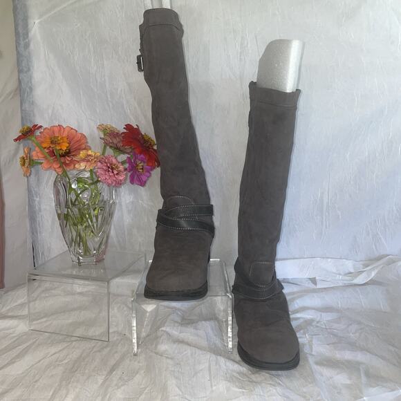 Madden Girl Zuzu Back Zip Faux Suede Knee High Boots 7M Tough Industrial Chic - Picture 2 of 11